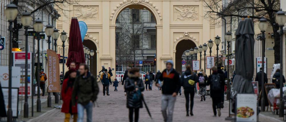Menschen in der Potsdamer Innenstadt