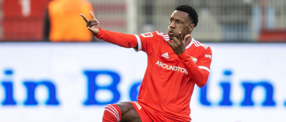Sheraldo Becker von Union Berlin jubelt nach seinem Treffer zum 2:0.