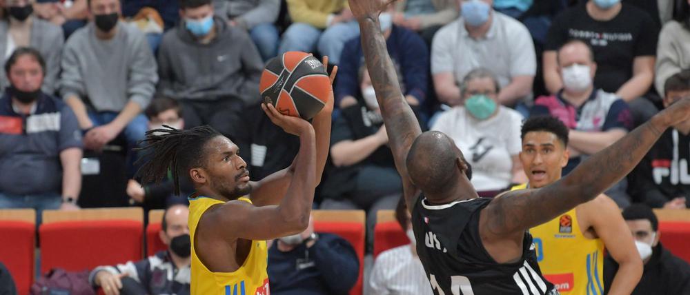 Jaleen Smith (links) war Albas bester Werfer beim Sieg in Villeurbanne.