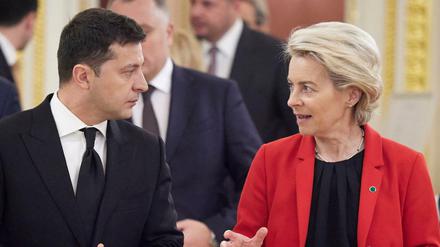 Der ukrainische Präsident Wolodymyr Selenskyj mit EU-Kommissionschefin Ursula von der Leyen beim Ukraine-Gipfel im September.