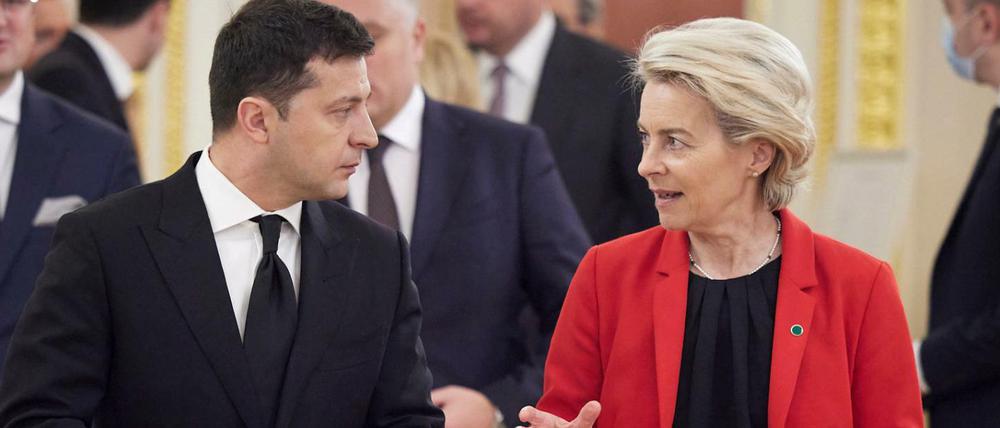 Der ukrainische Präsident Wolodymyr Selenskyj mit EU-Kommissionschefin Ursula von der Leyen beim Ukraine-Gipfel im September.