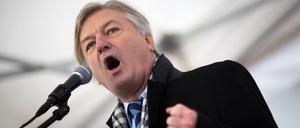 Gegen die Nato. Der Chefredakteur des rechtsextremen Magazins "Compact", Jürgen Elsässer, verteidigt Putin und attackiert die USA und die Nato als "Aggressor"