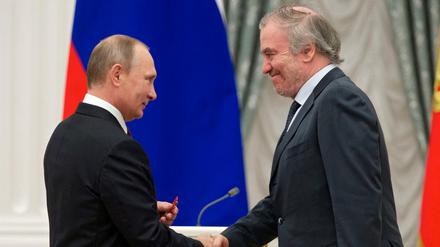 Der russische Präsident Wladimir Putin 2016 mit Waleri Gergijew.