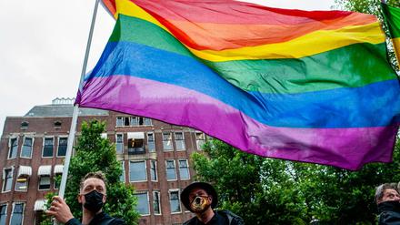 In jedem europäischen Land wurden 2021 Anti-LGBTI-Hassverbrechen gemeldet, in Deutschland stieg die Zahl um 39 Prozent
