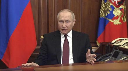 Russlands Präsident Putin äußert sich in seiner Fernsehansprache zu der "besonderen militärischen Operation". 