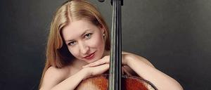 Die 1996 geborene Cellistin Anouchka Hack spielt ein italienisches Instrument von 1769.