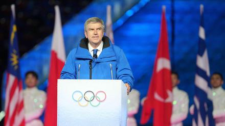 IOC-Präsident hatte zuvor die Neutralität des Sports betont. Nun fordert das IOC den Ausschluss.