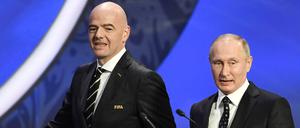 Gianni Infantino und Wladimir Putin.
