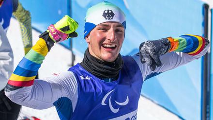 Marco Maier feiert seinen zweiten Platz im Rennen über sechs Kilometer. 