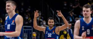 Der Dreier sitzt. Albas Nationalspieler Johannes Thiemann (Mitte) traf am Donnerstag gegen Kaunas innerhalb von 61 Sekunden drei Mal aus der Distanz.