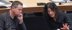 Klaus Lederer bekleidet im neuen Senat dasselbe Amt wie im alten. Hier ist er im Gespräch mit Bettina Jarasch.