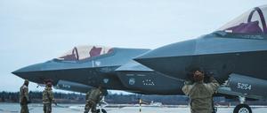 Diese F-35-Kampfjets, wie sie die US-Luftwaffe zuletzt nach Estland verlegt hat, sollen künftig auch für die Bundeswehr im Einsatz sein.