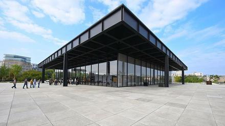 In der Neuen Nationalgalerie läuft bis Sonntag 24 Uhr eine Mahnwache mit Spendenaktion.
