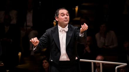 Tugan Sokhiev 2018 bei einem Auftritt mit den Berliner Philharmonikern.