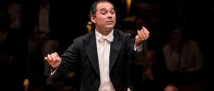 Tugan Sokhiev 2018 bei einem Auftritt mit den Berliner Philharmonikern.