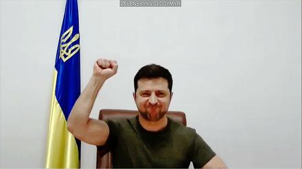 Standbild aus der Video-Übertragung während der Sondersitzung des Europäischen Parlaments über die Invasion in der Ukraine.