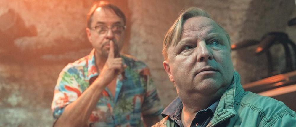 Sie sind unter uns: Ein verwirrter Professor Boerne (Jan Josef Liefers, links) will Kommissar Thiel (Axel Prahl) von der Existenz außerirdischen Lebens überzeugen. 