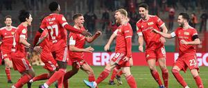 Großer Jubel bei Union. Das Team steht erstmals seit 2001 wieder im Halbfinale des DFB-Pokals.