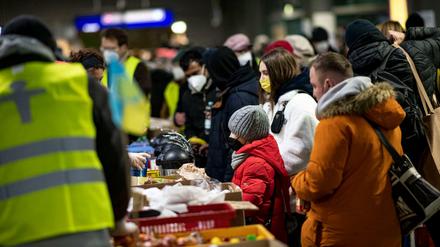 Großer Andrang: Am Bahnhof kommen täglich Tausende an, die vor dem Krieg fliehen.
