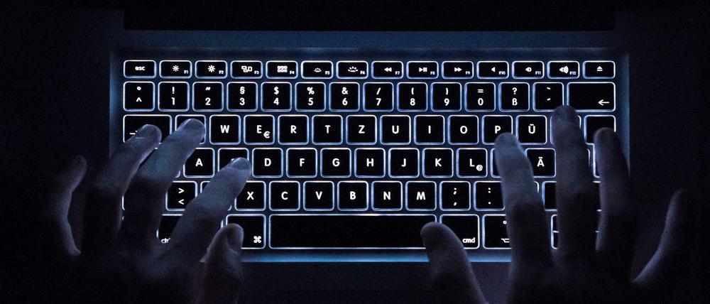 Aktuell sollen auf russischer und ukrainischer Seite etwa 30 Hackergruppen aktiv sein.