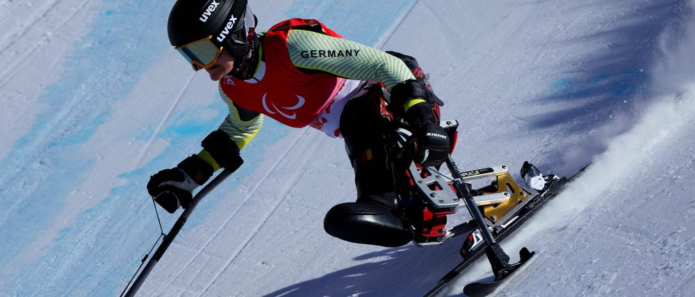 Eine Wissenschaft für sich: Der Monoski von Anna-Lena Forster.