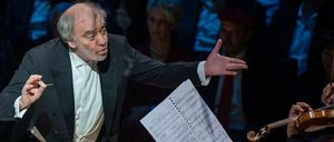 Der ehemalige Chefdirigent der Münchner Philharmoniker Valery Gergiev bei der Arbeit. Wegen Putin-Nähe wurde sein Engagement beendet.