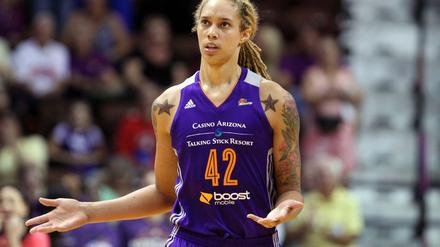 Brittney Griner, die seit 2015 in der russischen Liga spielt, soll am Moskauer Flughafen wegen angeblichen Drogenbesitzes festgenommen worden sein.