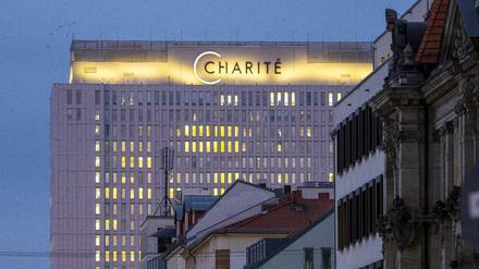 Der Charité-Bettenturm in Berlin-Mitte.