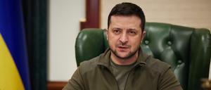 Der ukrainische Präsident Selenskyj in seinem Büro.