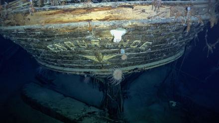 Aufnahme vom Heck der „Endurance“ am Wrack des 1915 gesunkenen Schiffes