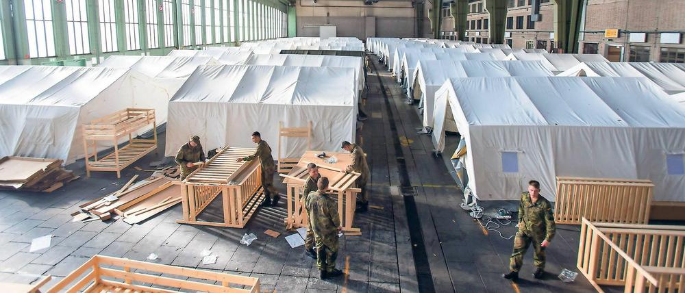 Bereits im Jahr 2015 war auf dem Flughafengelände eine Notunterkunft eingerichtet worden.