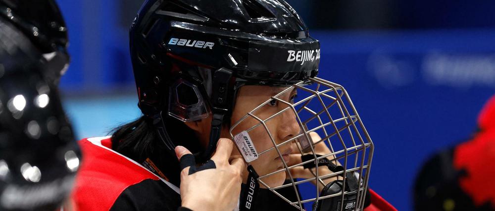 Yu Jing aus China ist im Para-Eishockey die einzige Frau bei den Paralympics.