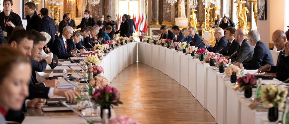 Die Staats- und Regierungschefs der EU am Freitag bei ihrem Gipfeltreffen in Versailles.