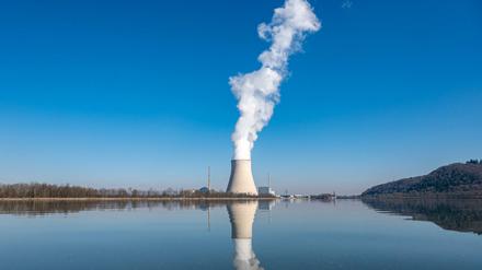 Das Kernkraftwerk „Isar 2“ im Landkreis Landshut ist das letzte in Bayern, das noch nicht endgültig vom Netz gegangen ist.