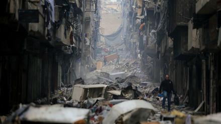 Die syrische Metropole Aleppo wurde durch russische Bombardements in Schutt und Asche gelegt.