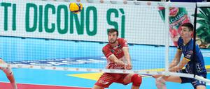Julian Zenger (l.) spielt seit dieser Saison bei Itas Trentino in Italien.