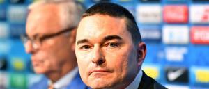 Machtspiele. Investor Lars Windhorst (vorne) und Herthas Präsident Werner Gegenbauer stehen sich inzwischen weitgehend unversöhnlich gegenüber.