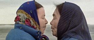 ilienwerte. In ihrem Dokumentarfilm „Mother of Many Children“ von 1977 beschreibt Alanis Obomsawin die Rolle der Frauen in der indigenen Kultur.