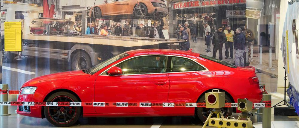 Das Technikmuseum widmet den illegalen Rennen zurzeit eine Sonderausstellung. Zu den Exponaten gehört auch ein von der Justiz enteignetes Raser-Auto.