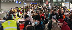 Ukrainische Flüchtlinge am Berliner Hauptbahnhof.
