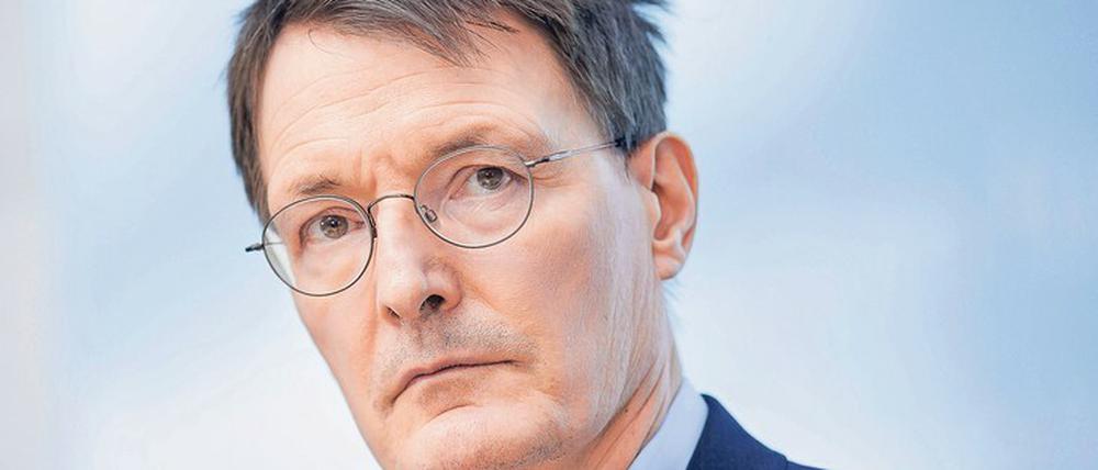 Die Kritik an Karl Lauterbach wegen des Infektionsschutzgesetzes wird lauter.