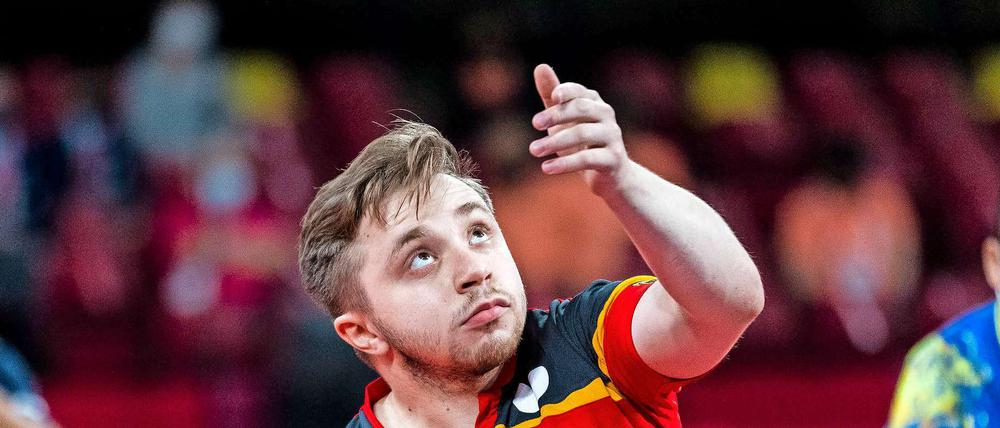 Valentin Baus, 26, gewann im Sommer bei den Paralympics in Tokio die Goldmedaille. Der Para-Tischtennisspieler hat die Glasknochenkrankheit.