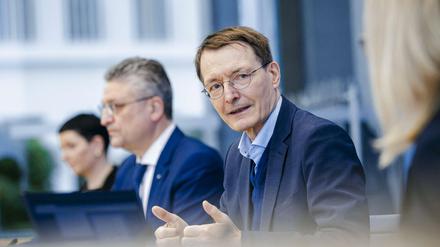 Gesundheitsminister Karl Lauterbach in einer Pressekonferenz.