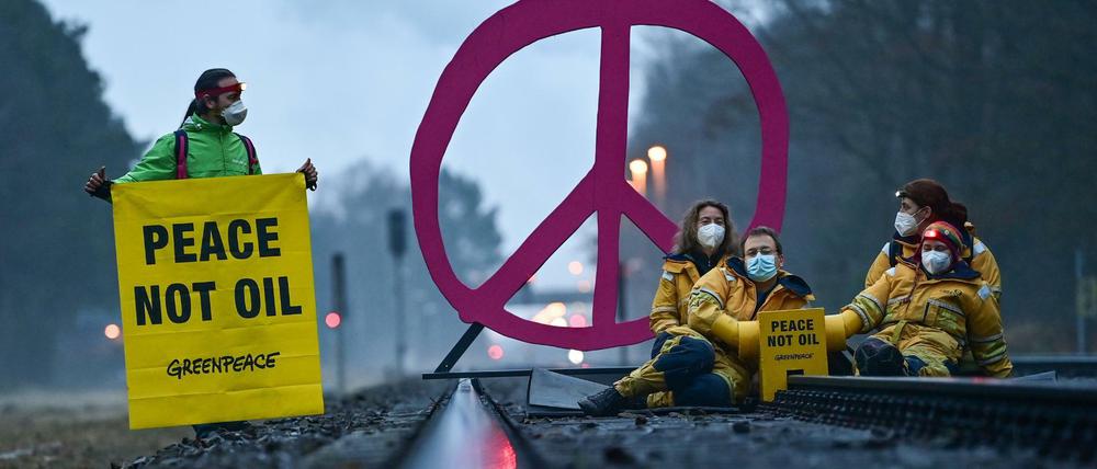 Alle Räder stehen still: Über dieses Gleis erreichte am Dienstagmorgen kein Zug die Rosneft-Raffinerie in Schwedt.
