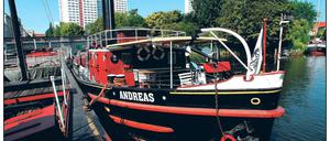 Historischer Hafen Berlin Mitte, der Dampfschlepper "Andreas" von Binnenschiffer Alfred Wunsch.