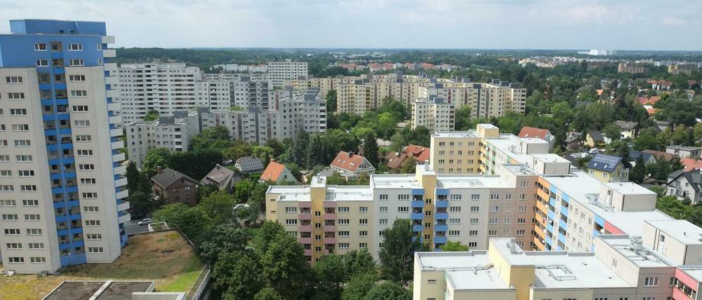 Heerstraße Nord, tief im Westen Berlins.