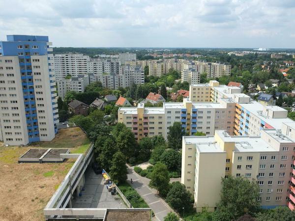Heerstraße Nord, tief im Westen Berlins.