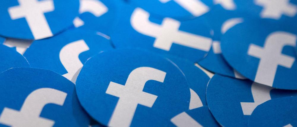 Facebook erlaubt mit Blick auf den russischen Krieg gegen die Ukraine bestimmte Hasskommentare.
