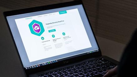 Der Kaspersky-Virenschutz wird von einem Computer deinstalliert.