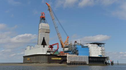  Die Bohr- und Förderinsel "Mittelplate" vor Cuxhaven - es ist das größte deutsche Erdöl-Fördergebet bisher. 